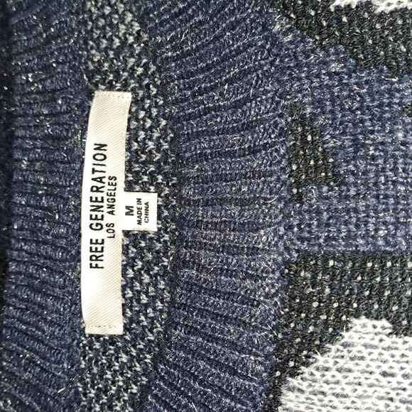 Buckle Free Generation Women's Blue Leopard Print Sweater Size Medium - Picture 9 of 12